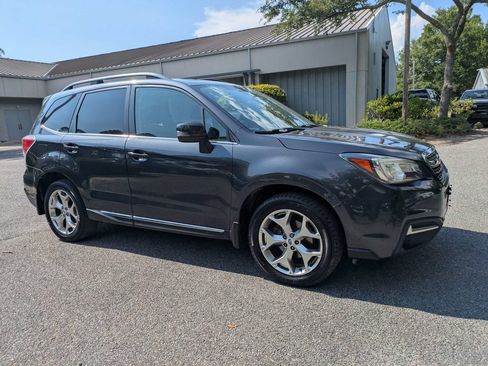Used 2017 Subaru Forester 2.5i Touring AWD/4WD image 2