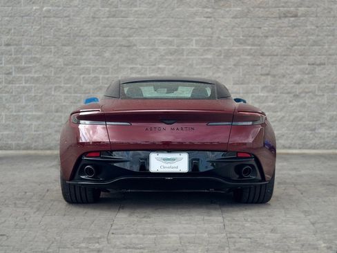 Used 2025 Aston Martin DB12 image 29