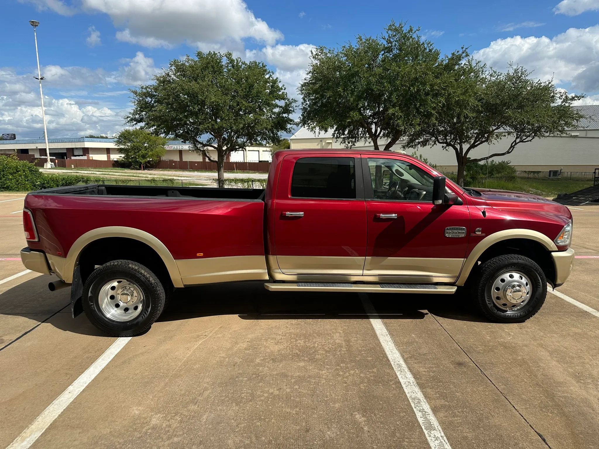 Used 2015 RAM 3500 Laramie Longhorn AWD/4WD image 7