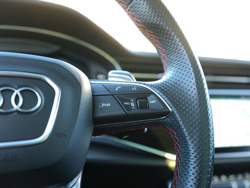 Used 2022 Audi RS Q8 w/ Black Optic Package image 28