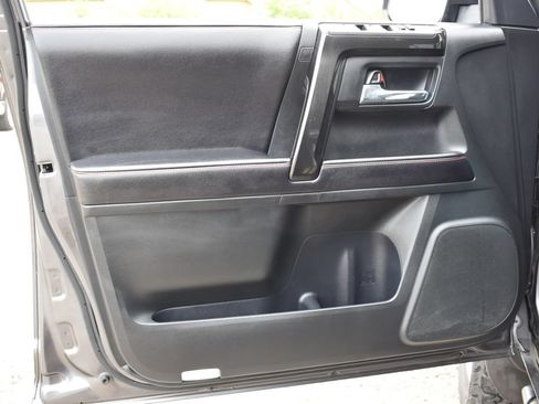 Used 2016 Toyota 4Runner Trail AWD/4WD image 8