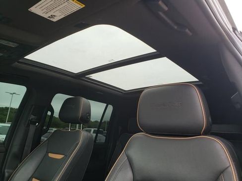 Used 2022 GMC Yukon XL AT4 AWD/4WD image 22