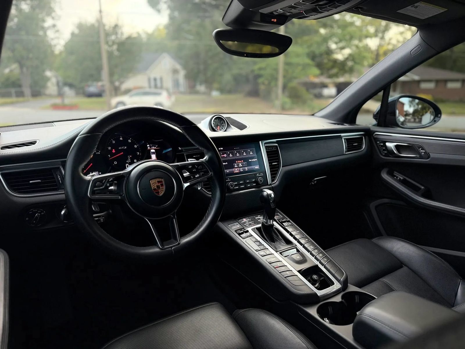 Used 2018 Porsche Macan GTS AWD/4WD image 10