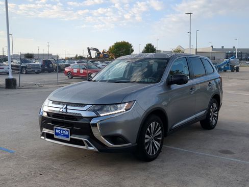 Used 2020 Mitsubishi Outlander ES image 6