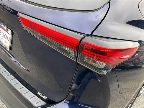 Used 2021 Toyota Highlander XLE image 29