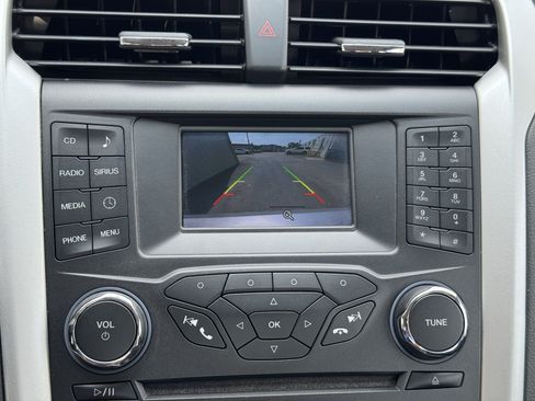 Used 2015 Ford Fusion SE FWD image 17