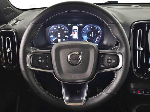 Used 2021 Volvo XC40 T5 R-Design w/ Advanced Package AWD/4WD image 22