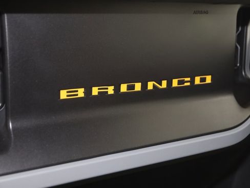Used 2021 Ford Bronco Badlands image 36