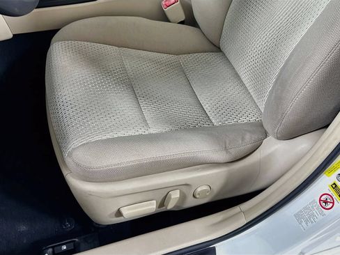 Used 2013 Toyota Camry LE FWD image 22