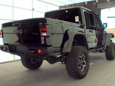 Used 2021 Jeep Gladiator Rubicon AWD/4WD image 2