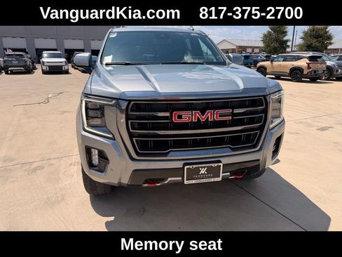 Used 2024 GMC Yukon AT4 w/ Technology Package AWD/4WD image 7