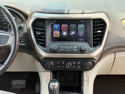 Used 2018 GMC Acadia Denali AWD/4WD image 17
