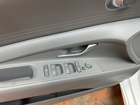 New 2026 Hyundai Elantra SE image 22