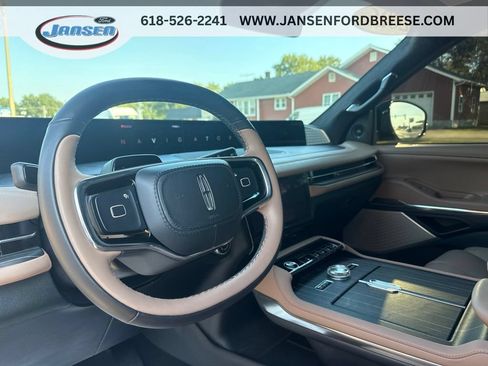 Used 2026 Lincoln Navigator Black Label AWD/4WD image 15