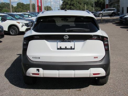 New 2026 Nissan Kicks SR image 4