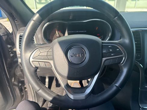 Used 2021 Jeep Grand Cherokee Laredo AWD/4WD image 12