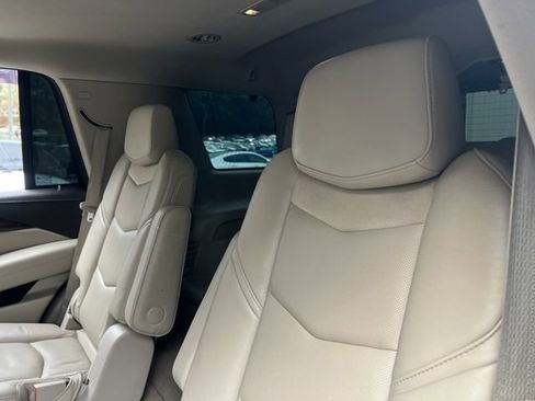 Used 2017 Cadillac Escalade image 21