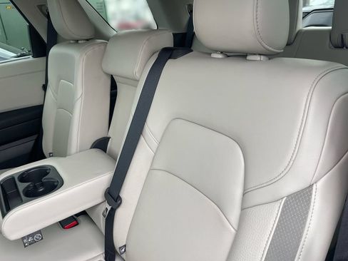 Used 2024 Nissan Pathfinder SL AWD/4WD image 37