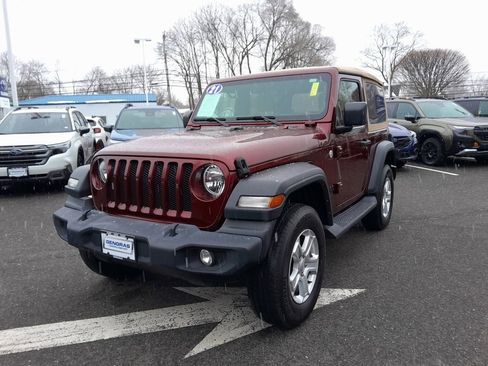 Used 2021 Jeep Wrangler Sport S image 3