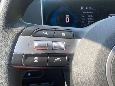 Used 2025 Hyundai Tucson SEL FWD image 19