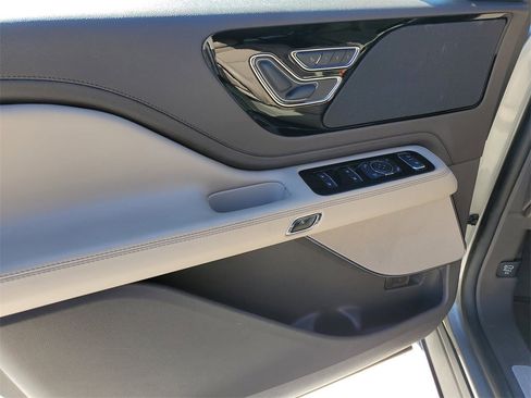 Used 2023 Lincoln Aviator 2WD w/ Premium Package image 19