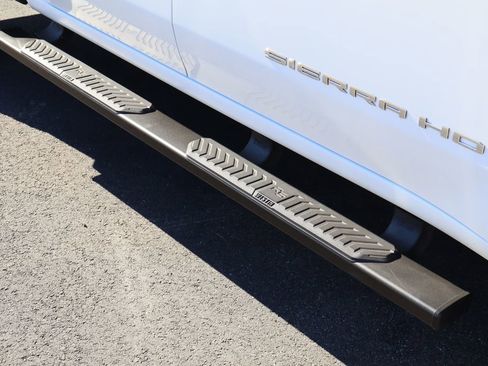 Used 2024 GMC Sierra 2500 Pro w/ Convenience Package image 10