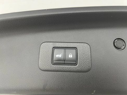 Used 2022 Nissan Armada Platinum w/ Captain's Chairs Package RWD image 54