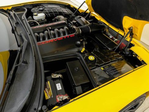 Used 2004 Chevrolet Corvette AUTOMATIC LEATHER SEATS BOSE S w/ Preferred Equipment Group image 43