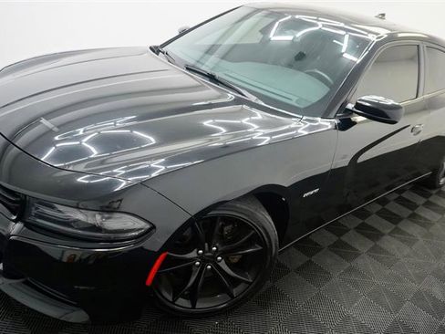 Used 2016 Dodge Charger R/T w/ Plus Group image 2