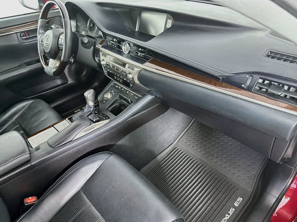 Used 2018 Lexus ES 350 w/ Luxury Package w/Wood Trim FWD image 32