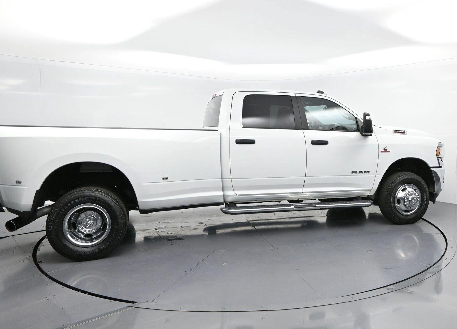 Used 2024 RAM 3500 Big Horn AWD/4WD image 8