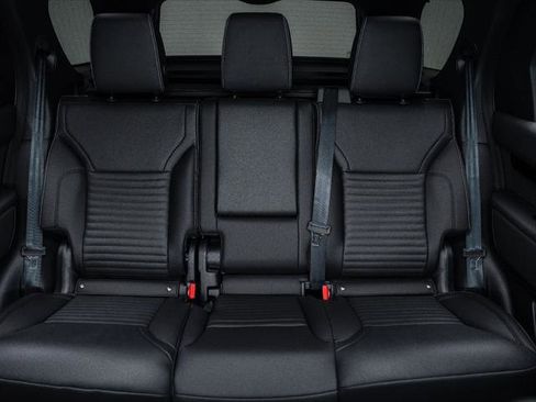 New 2025 Land Rover Discovery S image 17