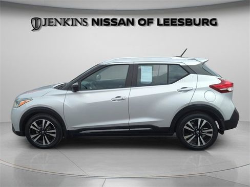 Certified 2020 Nissan Kicks SR image 2
