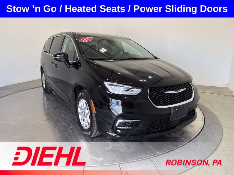 Used 2024 Chrysler Pacifica Touring-L FWD image 1