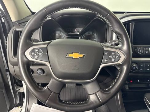 Used 2022 Chevrolet Colorado LT w/ LT Convenience Package AWD/4WD image 17