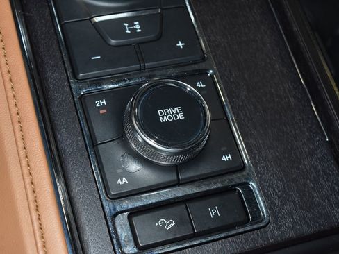 Used 2024 Ford Expedition Max Platinum image 17