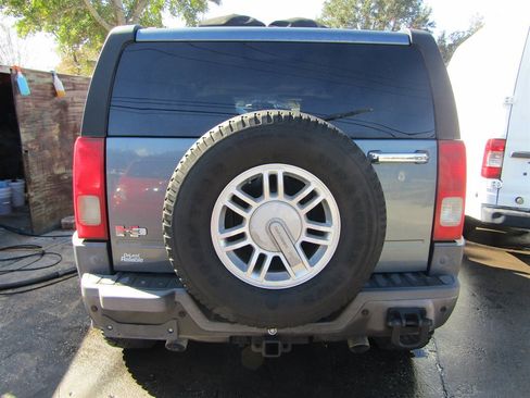 Used 2007 HUMMER H3 w/ Chrome Appearance Package image 3