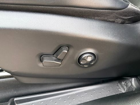 Used 2023 Chrysler Pacifica Touring-L w/ S Appearance Package image 20