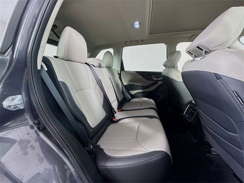 Used 2023 Subaru Forester Limited image 28