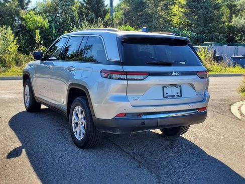 Used 2022 Jeep Grand Cherokee Limited AWD/4WD image 3