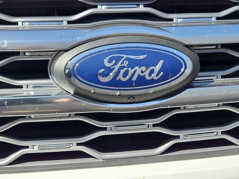 Used 2022 Ford Expedition Platinum image 3