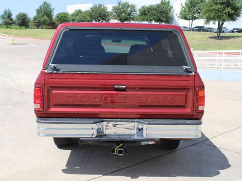 Used 1993 Dodge D/W Truck 250 RWD image 11