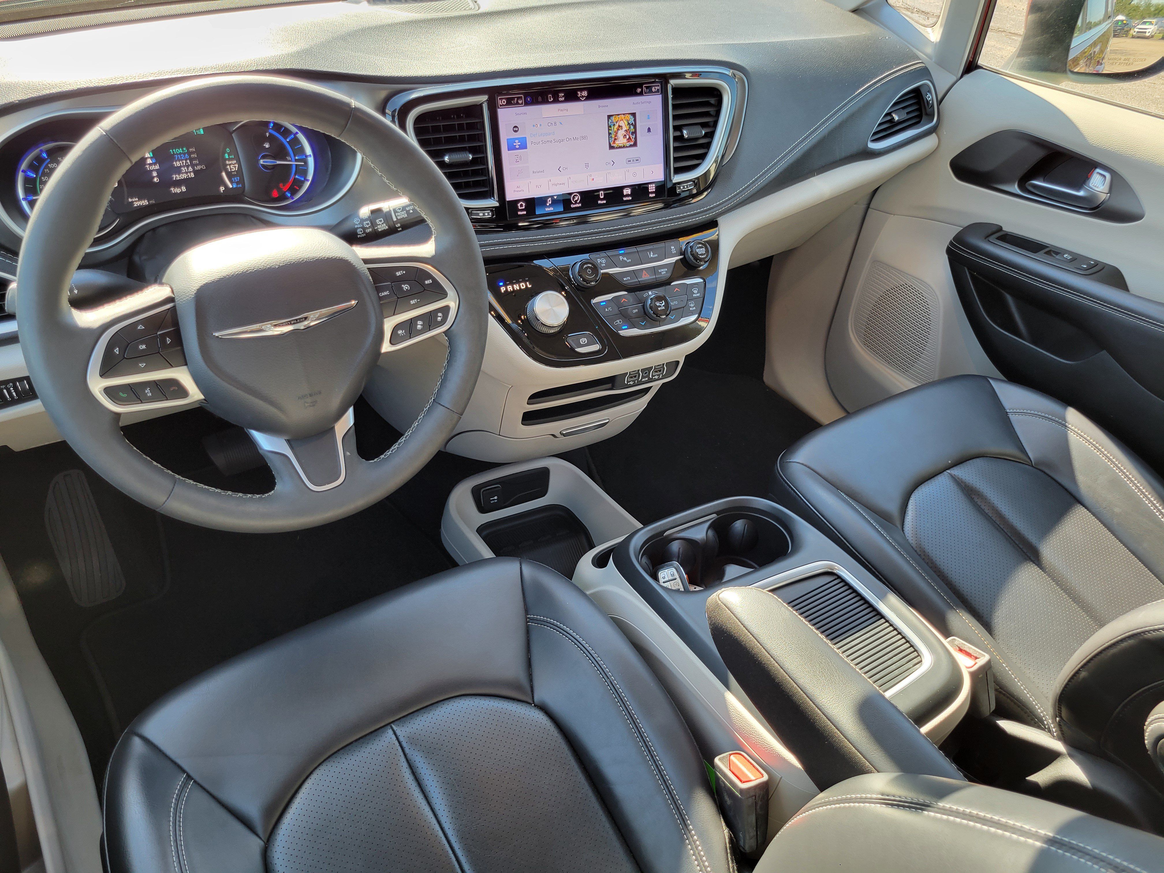 Used 2023 Chrysler Pacifica Touring-L FWD image 23