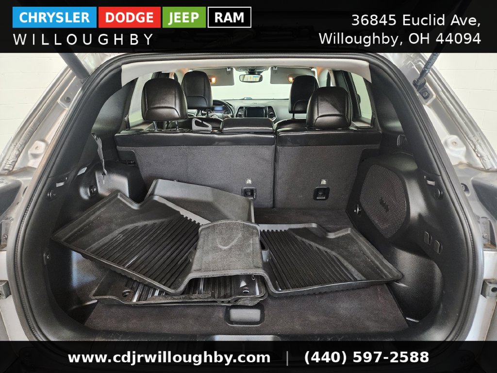 Used 2020 Jeep Cherokee Limited w/ Advanced Safety Group AWD/4WD image 30