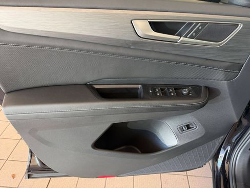 Used 2026 Volkswagen Atlas Cross Sport SE FWD image 18
