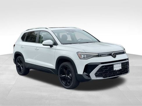 Certified 2025 Volkswagen Taos SEL w/ Black Wheel Plus Package image 3