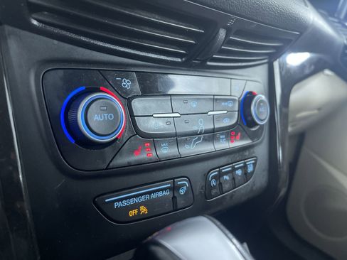 Used 2019 Ford Escape Titanium image 21