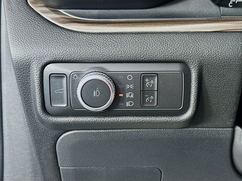 Used 2022 Ford Explorer Limited w/ Equipment Group 301A AWD/4WD image 10