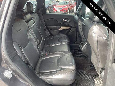 Used 2018 Jeep Cherokee Limited AWD/4WD image 30