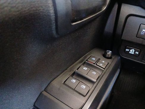 Used 2023 Toyota Tacoma SR AWD/4WD image 18